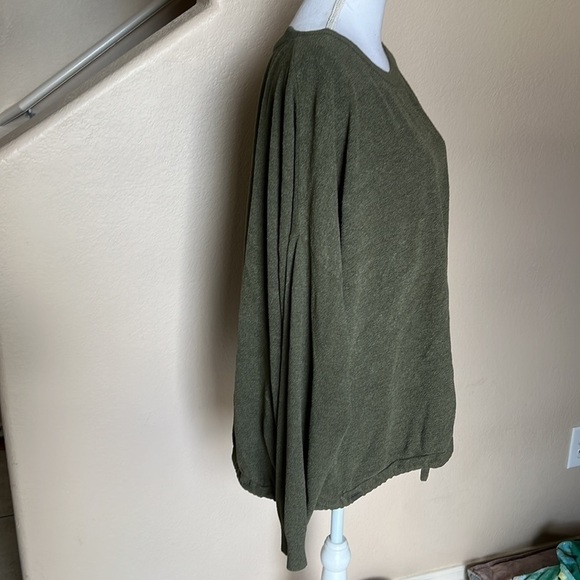 Barefoot dreams drawstring waist sweater - Picture 3 of 6